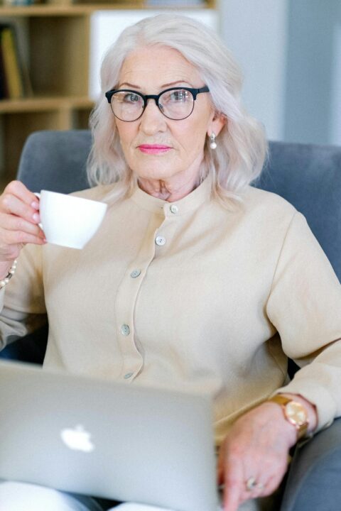 Cours Informatique Seniors : Apprendre à Utiliser son Ordinateur