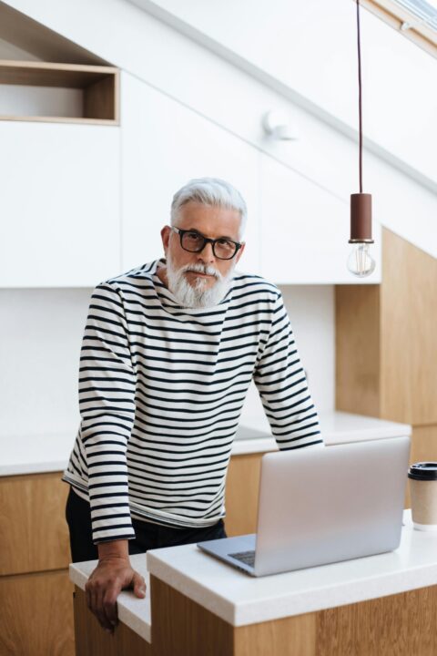 Cours d’Informatique Adaptés aux Seniors à Morbihan – Connectez-vous avec No Panic
