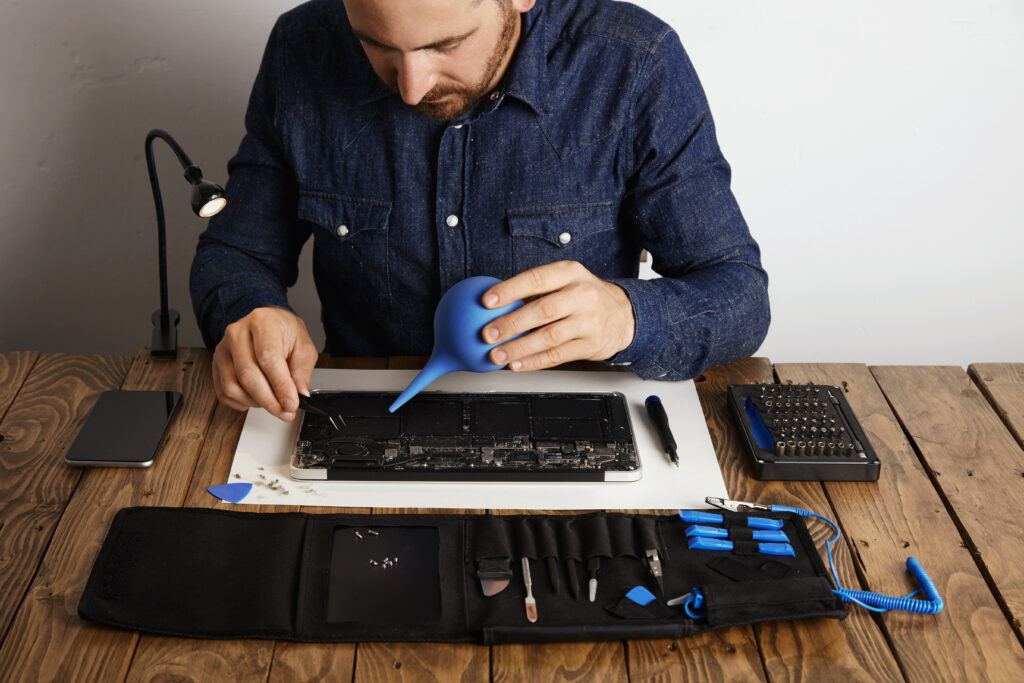 Remplacement Batterie PC Portable : Batteries Internes et Intégrées (Non-amovibles)