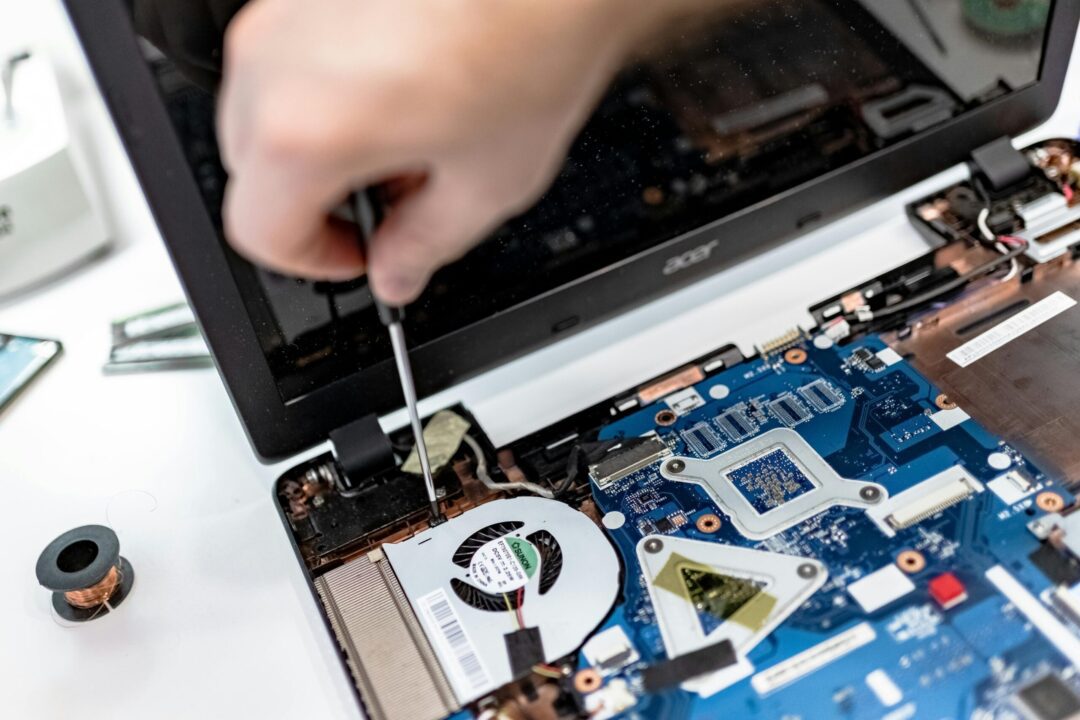PC portable : Des appareils compacts impossibles à nettoyer soi-même sans risque.